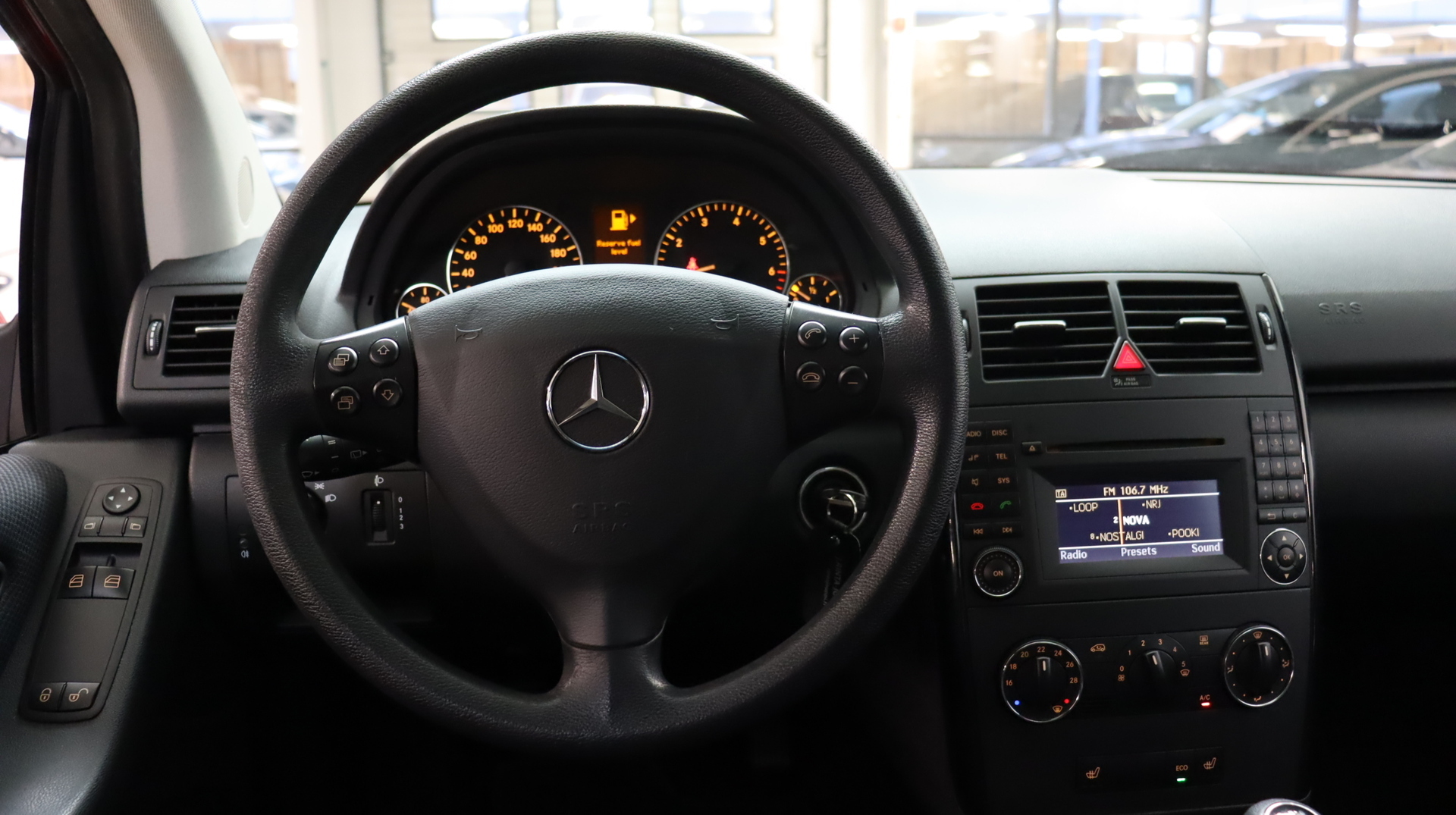 MERCEDES-BENZ A 2011