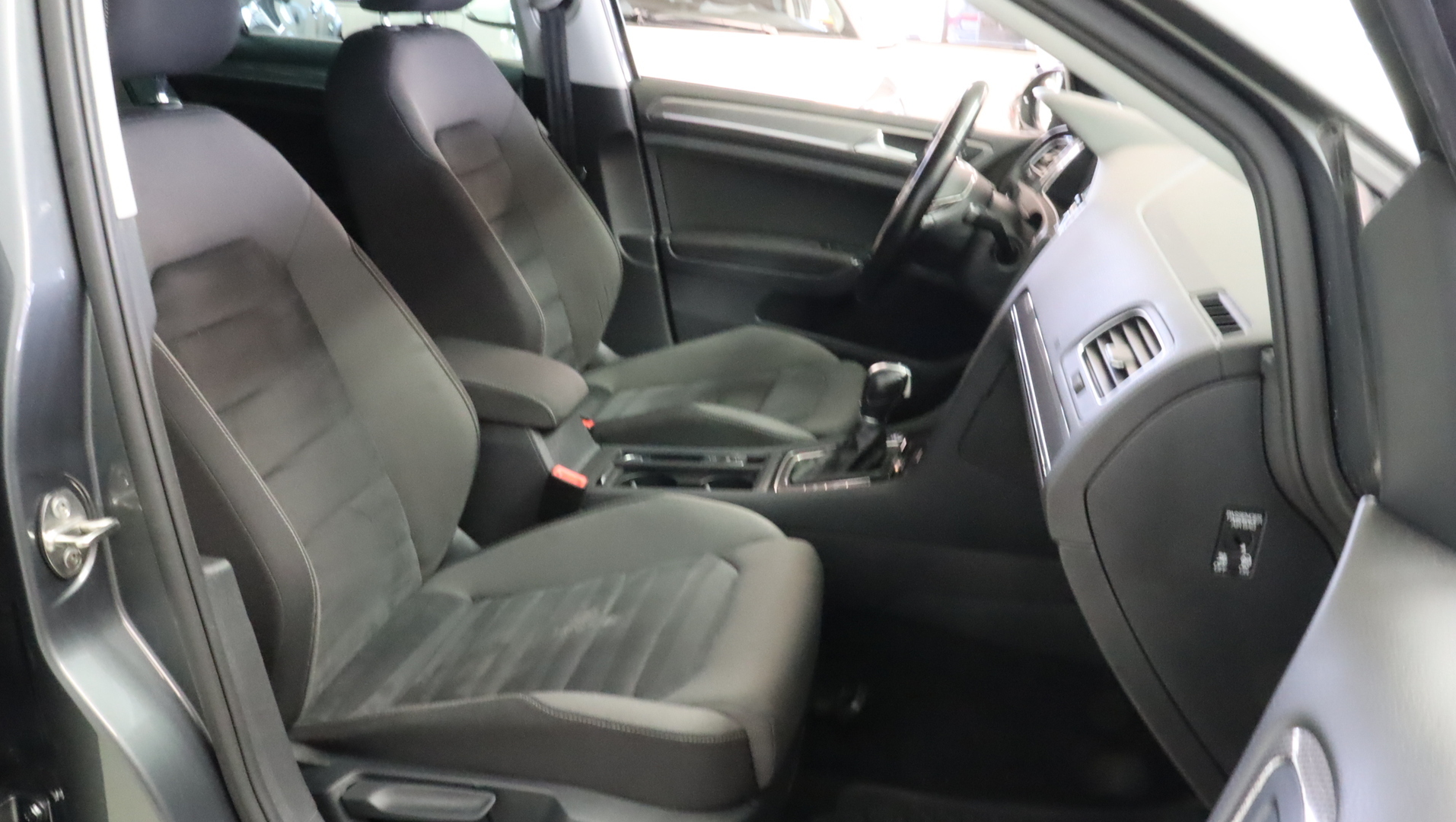 VOLKSWAGEN Golf 2017