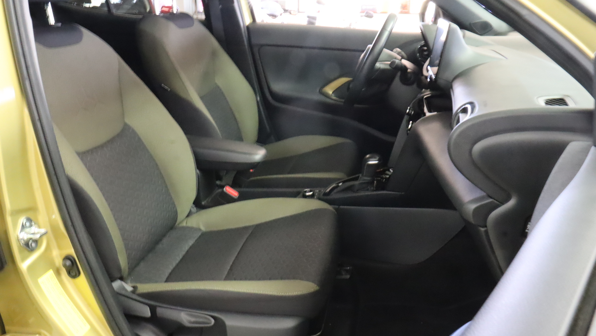 TOYOTA Yaris Cross 2023
