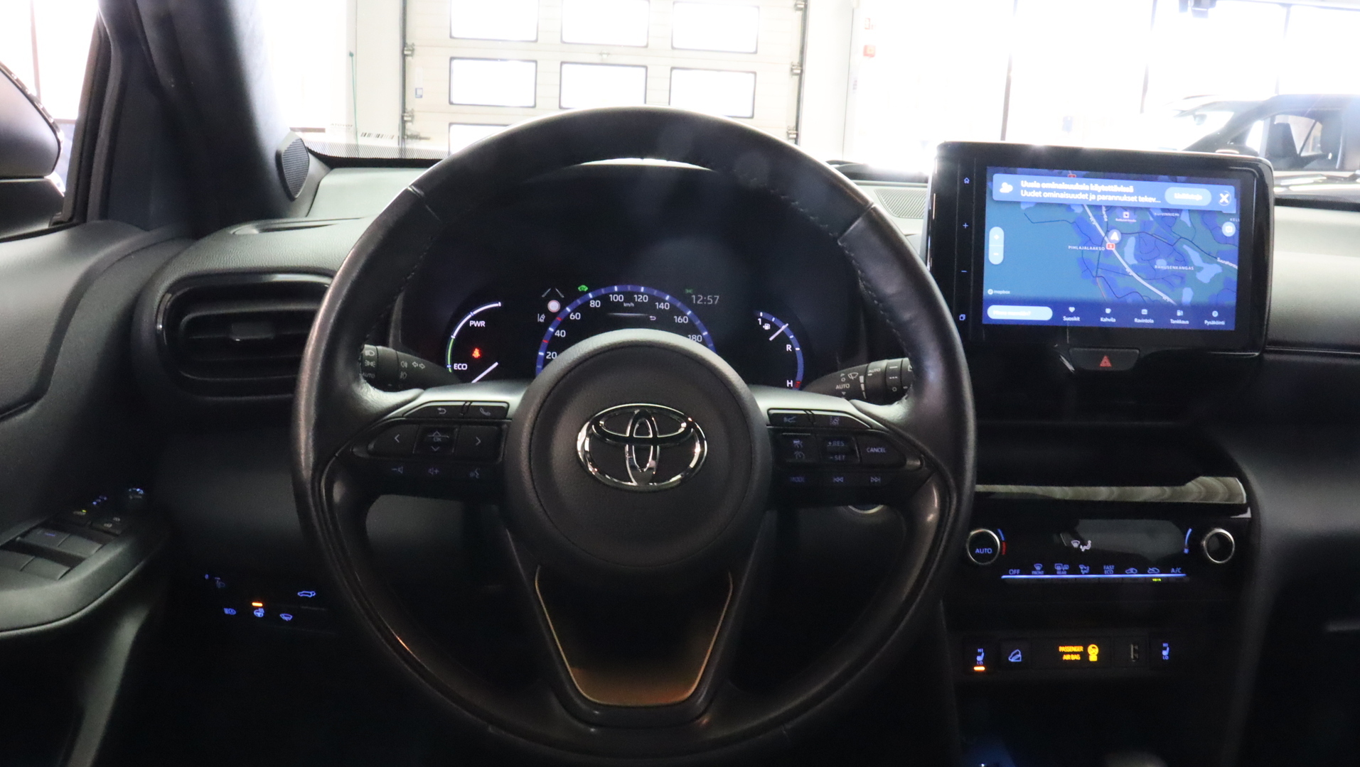 TOYOTA Yaris Cross 2023