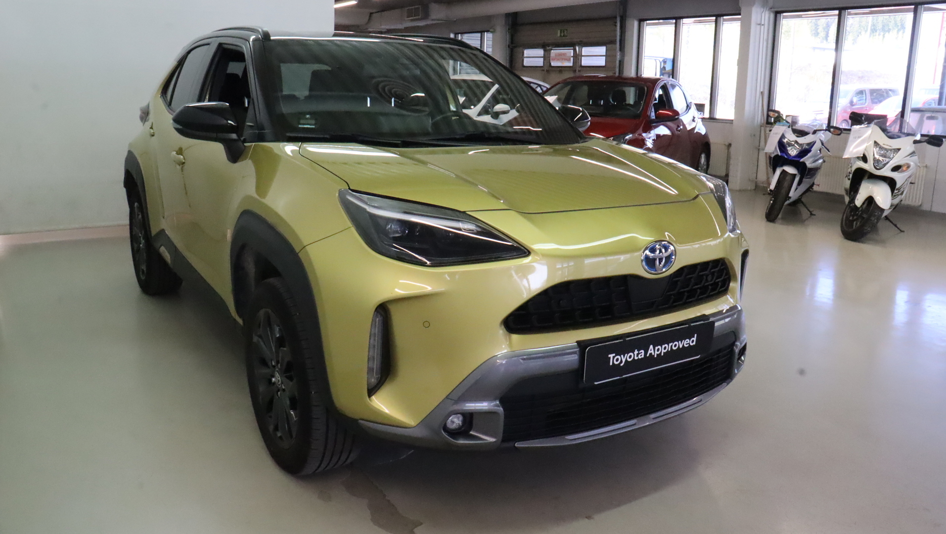 TOYOTA Yaris Cross 2023