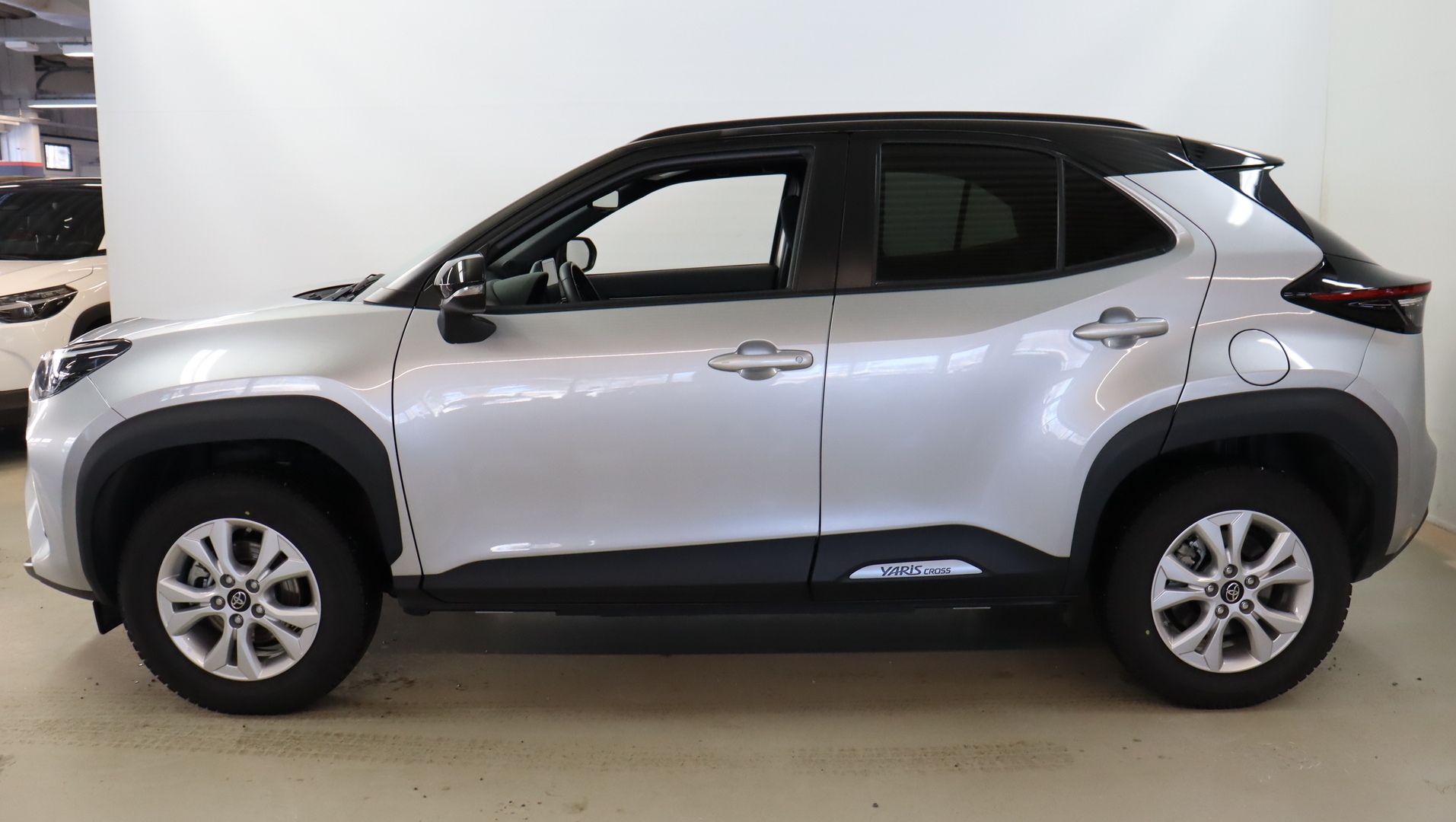 TOYOTA Yaris Cross 2024