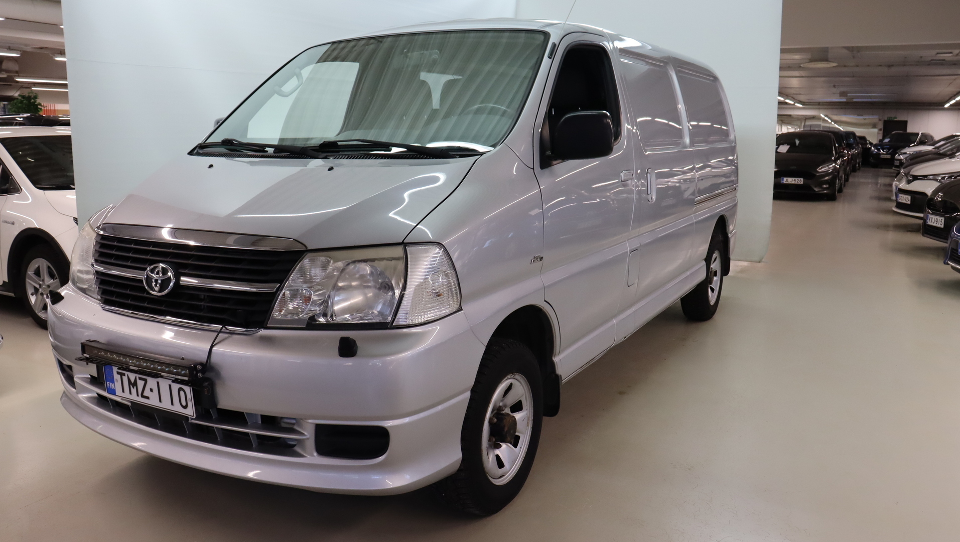 TOYOTA Hiace 2010