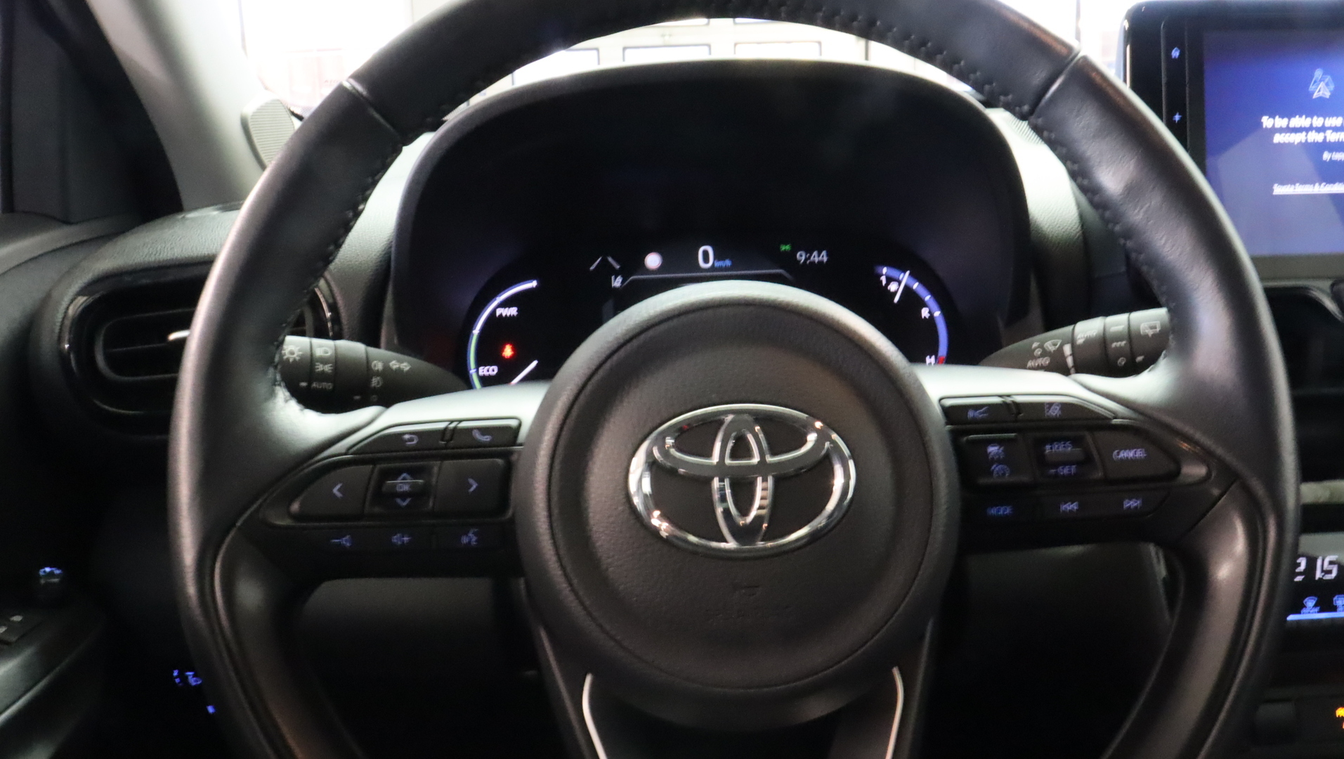 TOYOTA Yaris Cross 2024