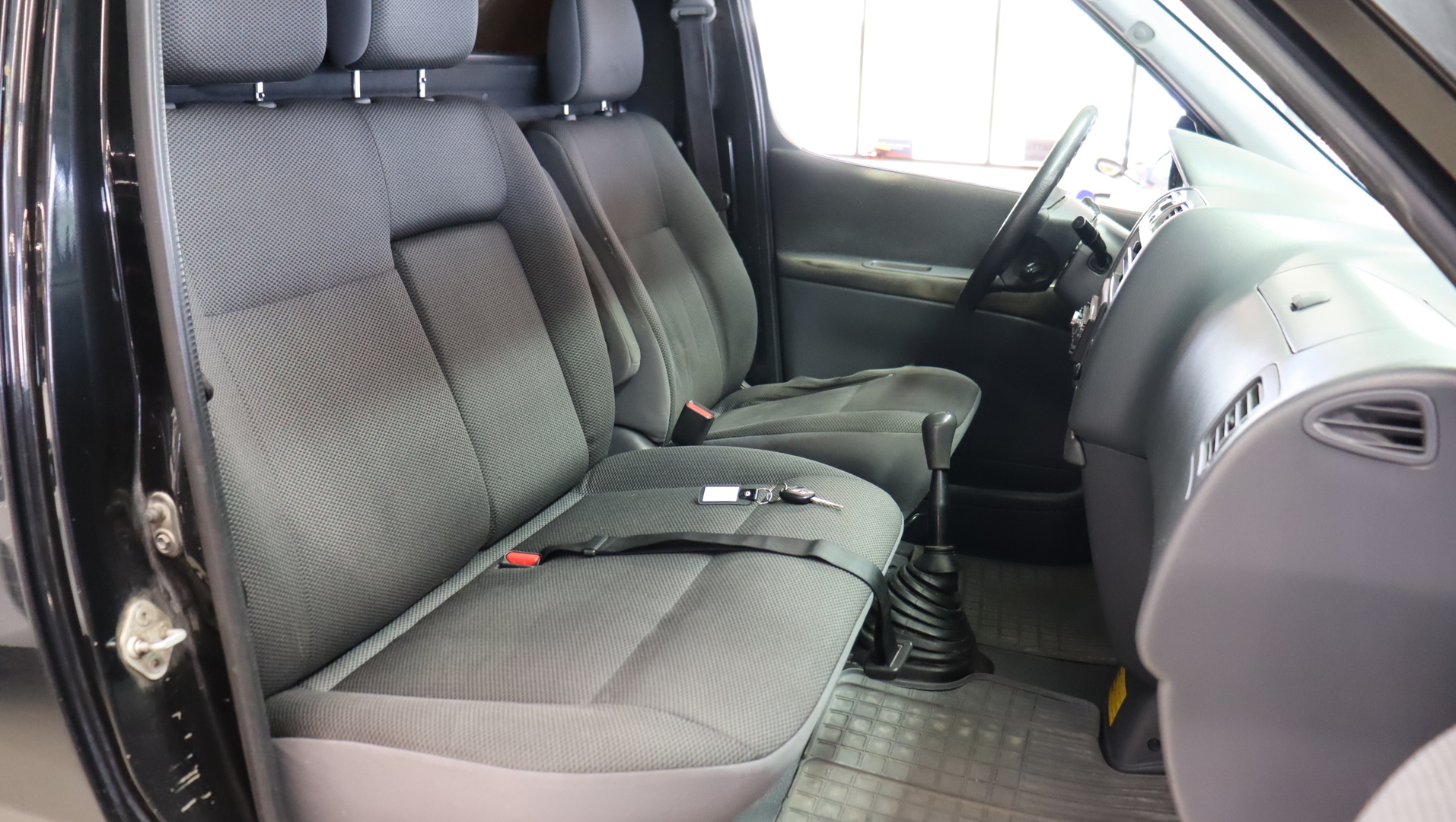 TOYOTA Hiace 2010