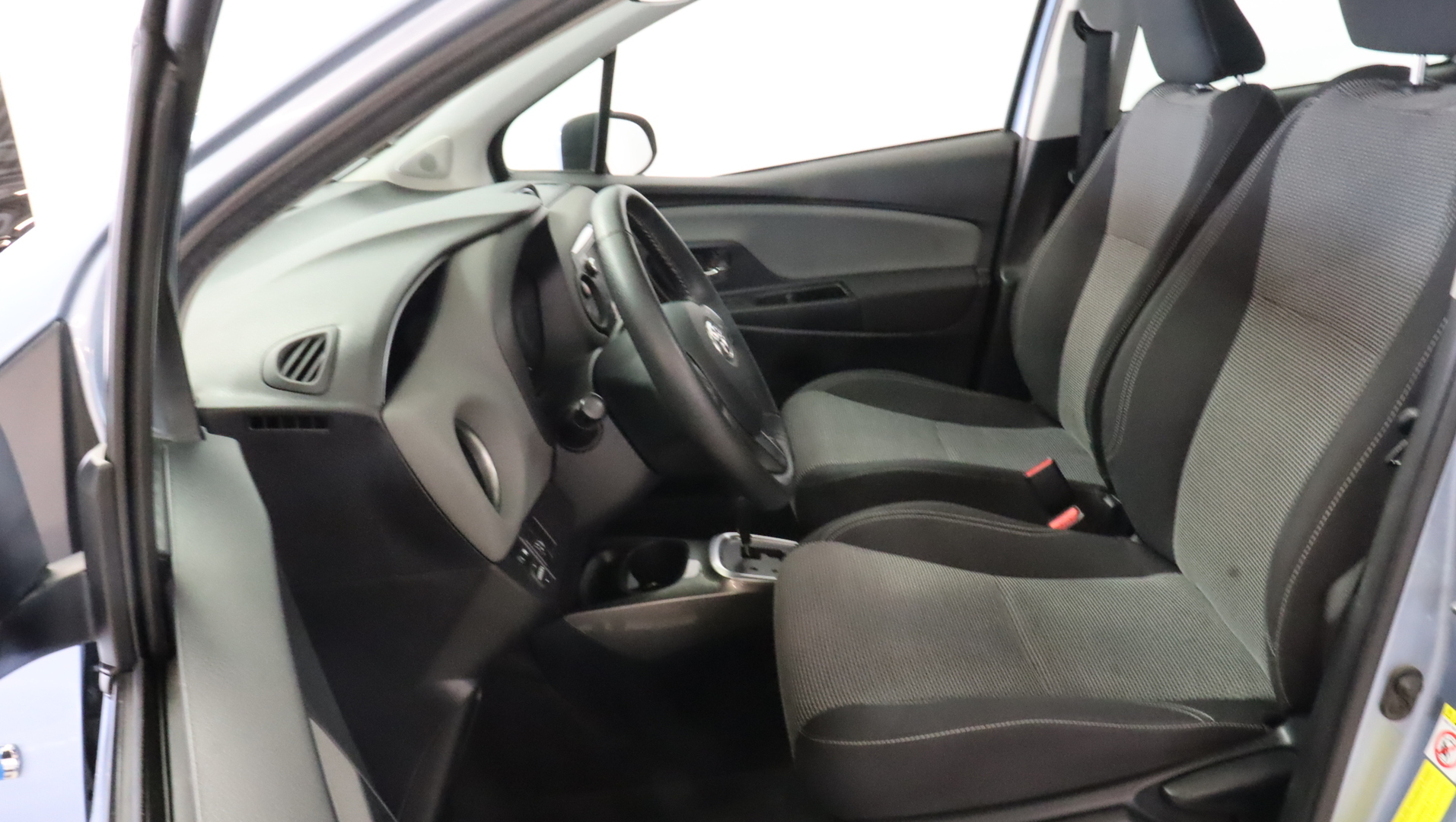 TOYOTA Yaris 2014