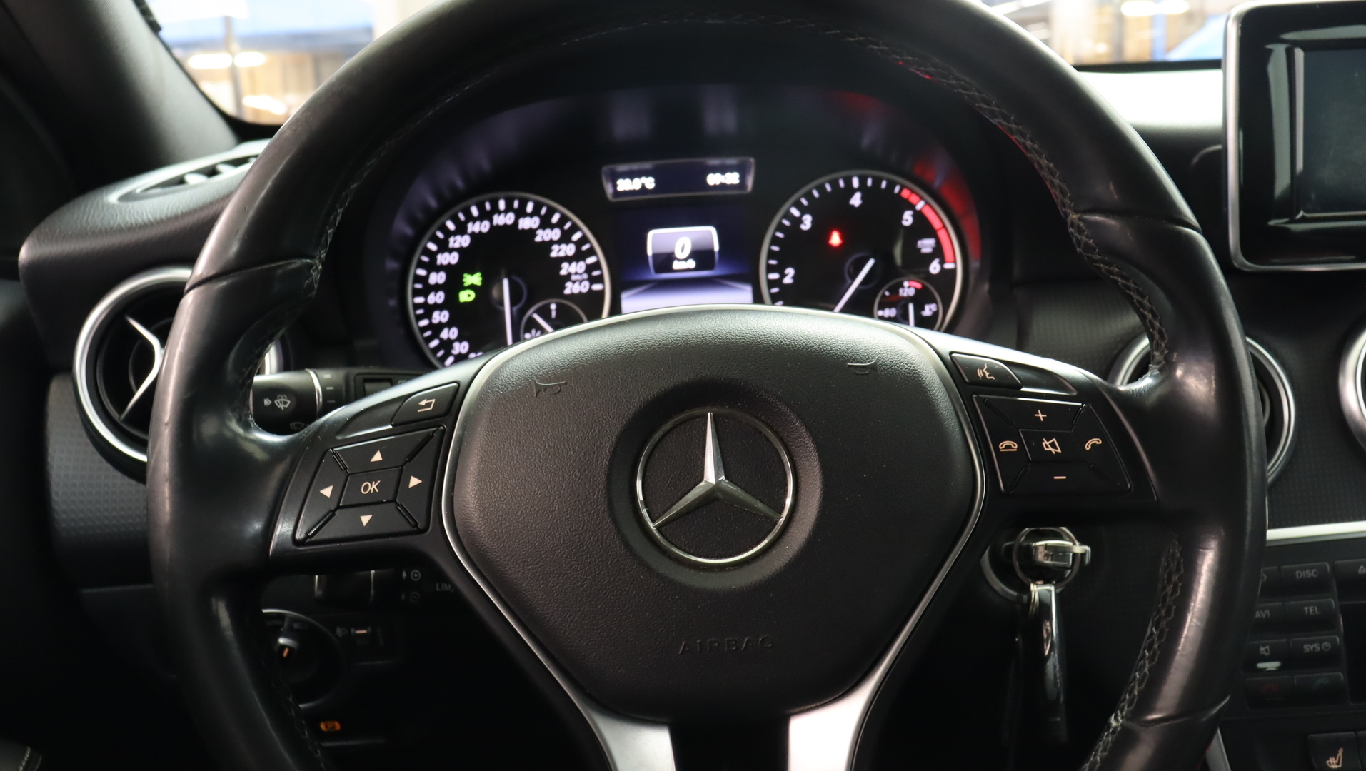 MERCEDES-BENZ A 2014