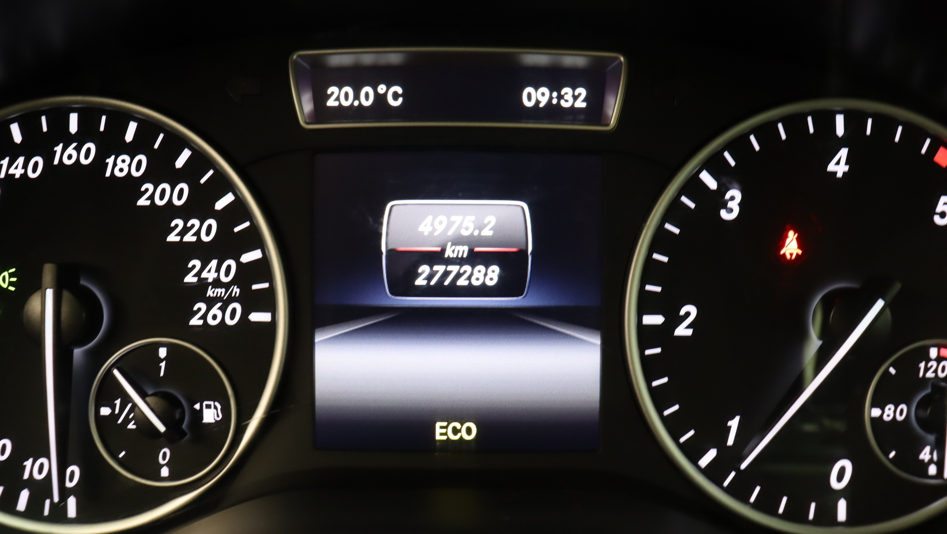 MERCEDES-BENZ A 2014