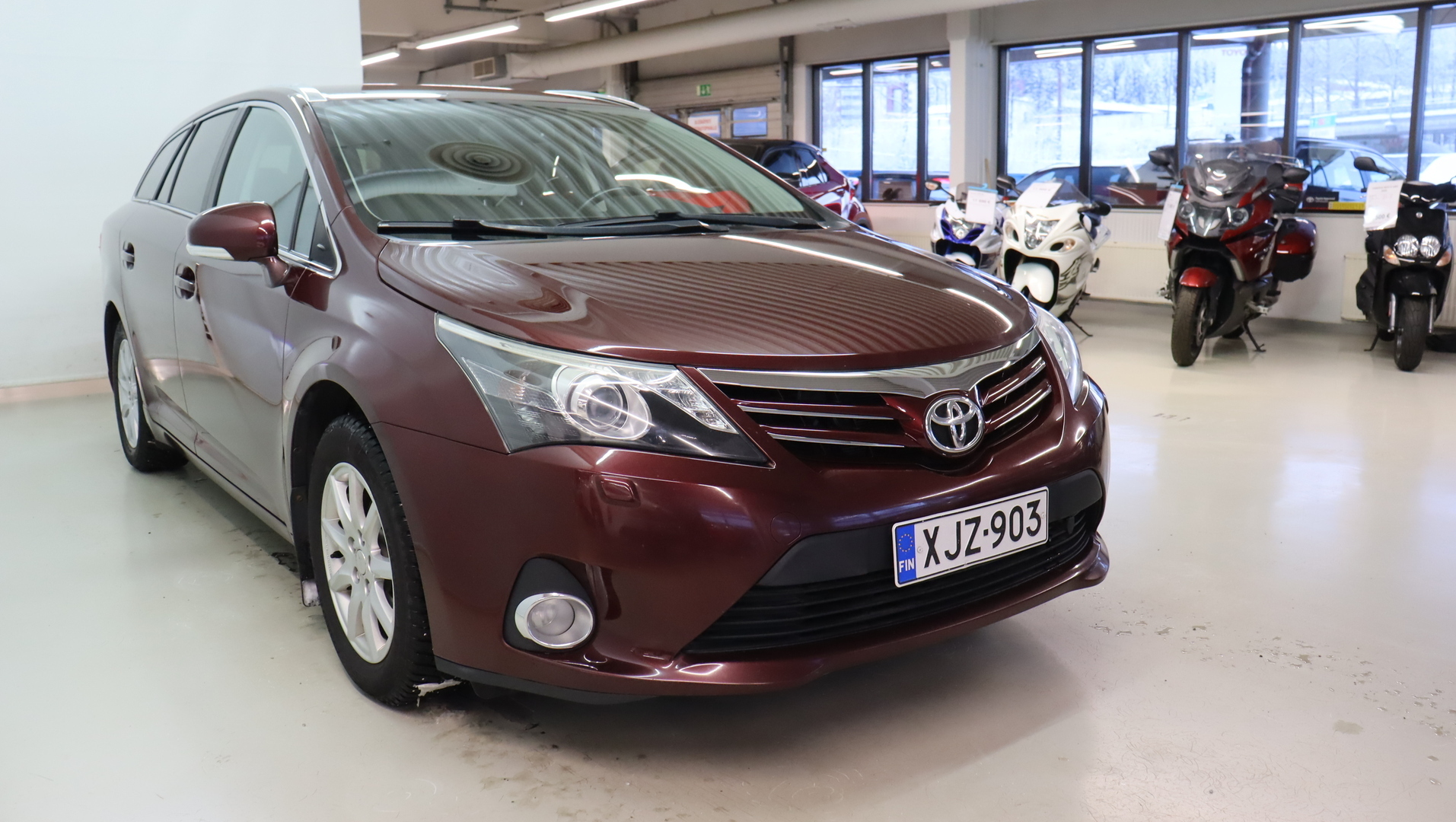 TOYOTA Avensis 2012