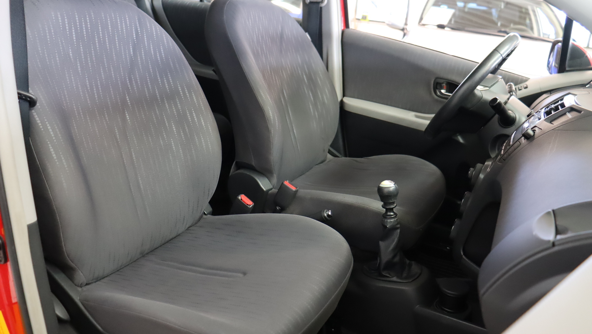 TOYOTA Yaris 2009