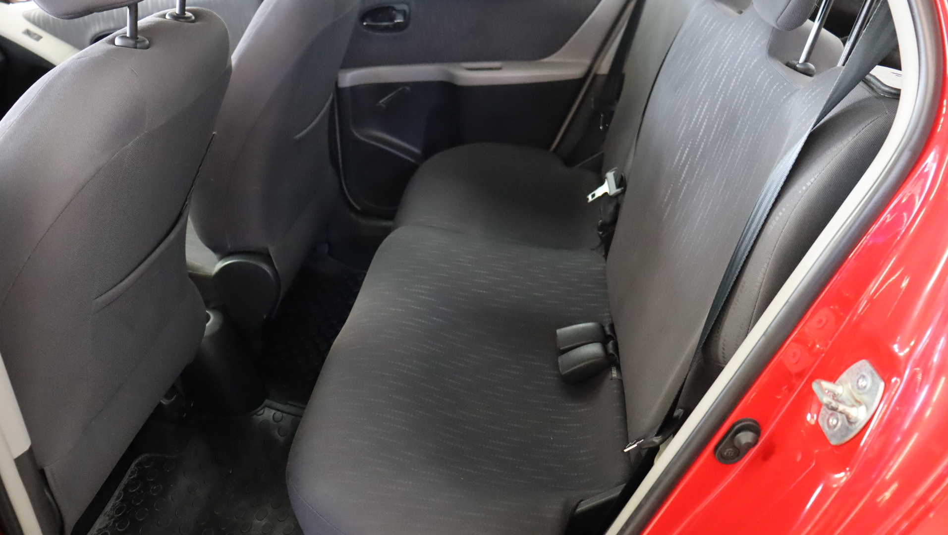 TOYOTA Yaris 2009