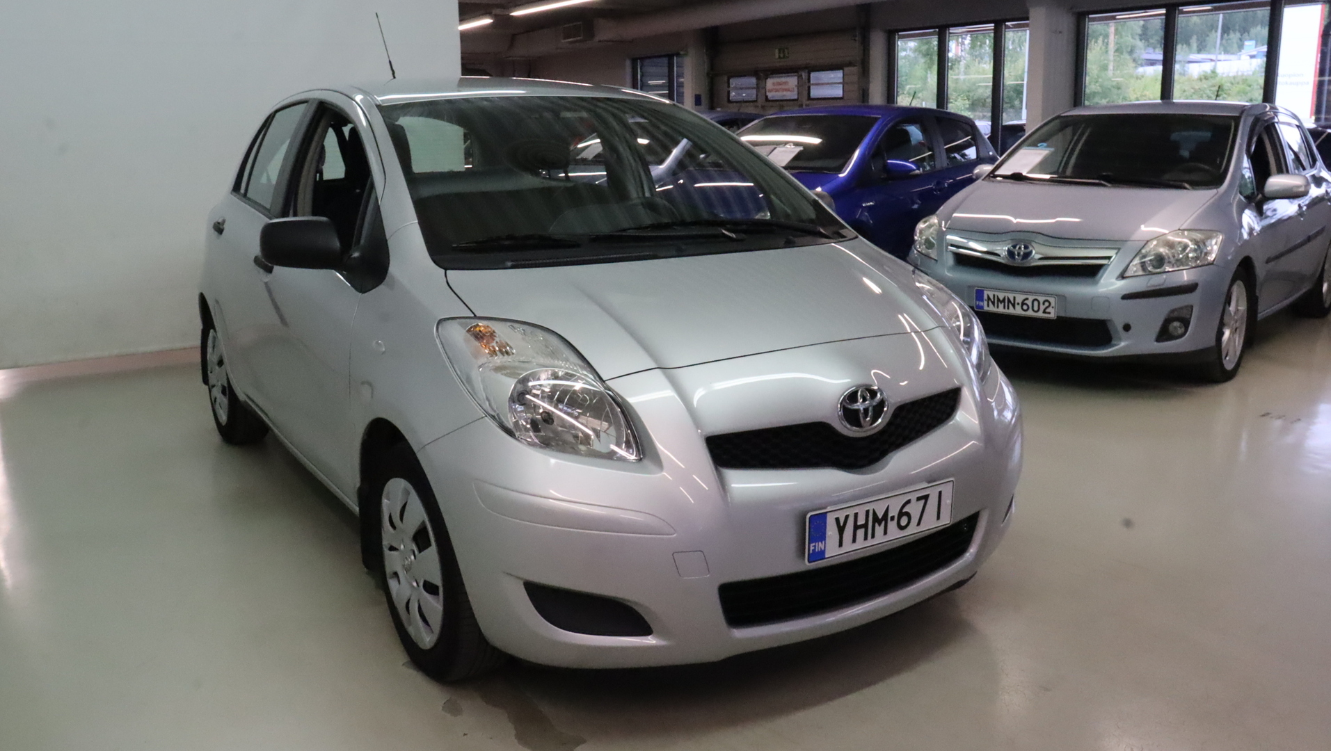 TOYOTA Yaris 2011