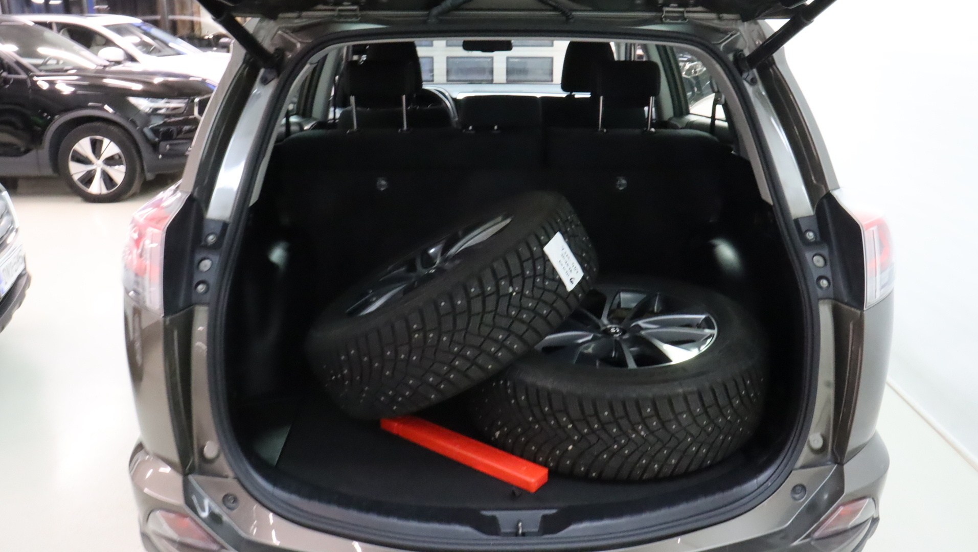 TOYOTA RAV4 2018
