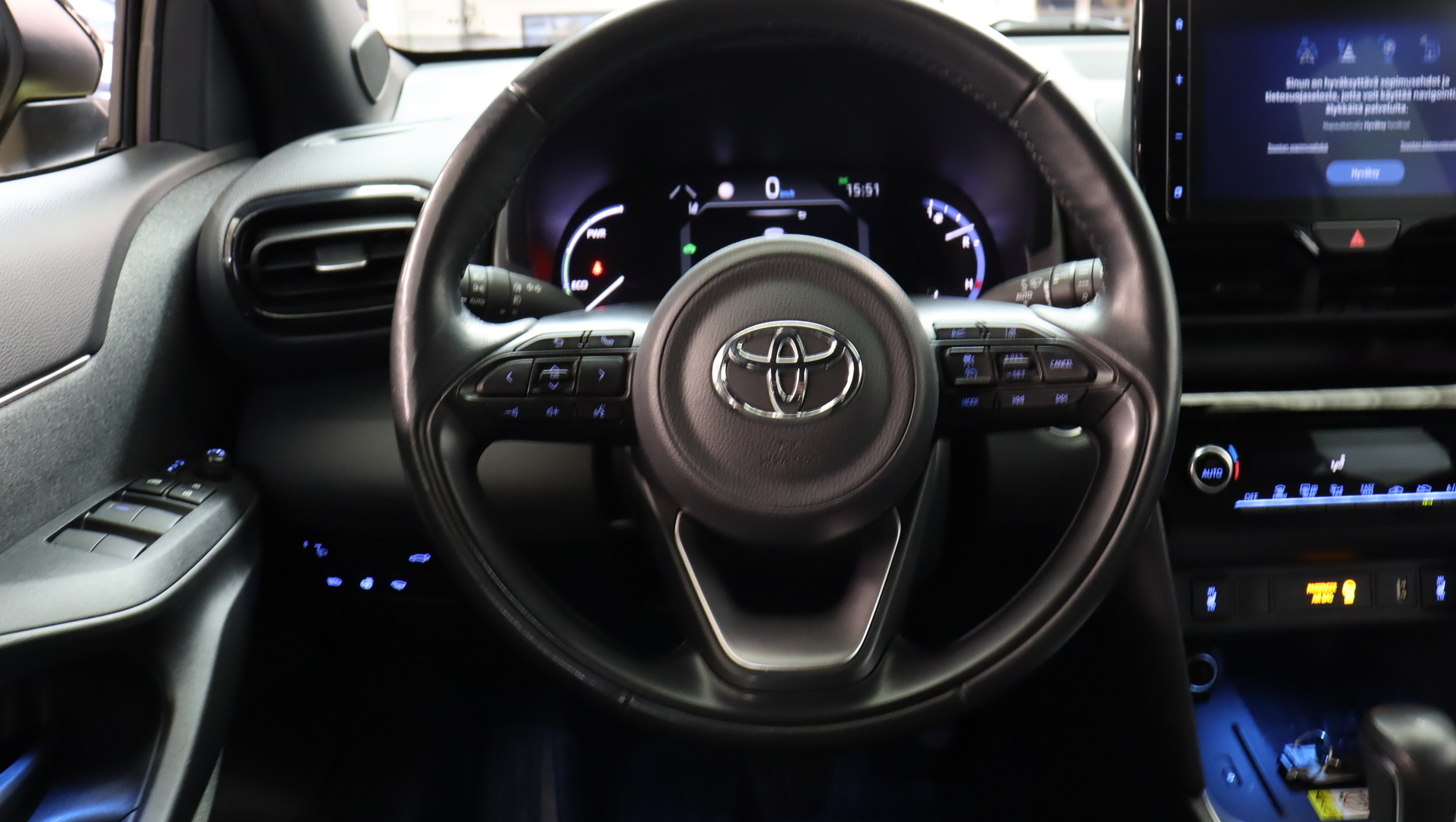 TOYOTA Yaris Cross 2022