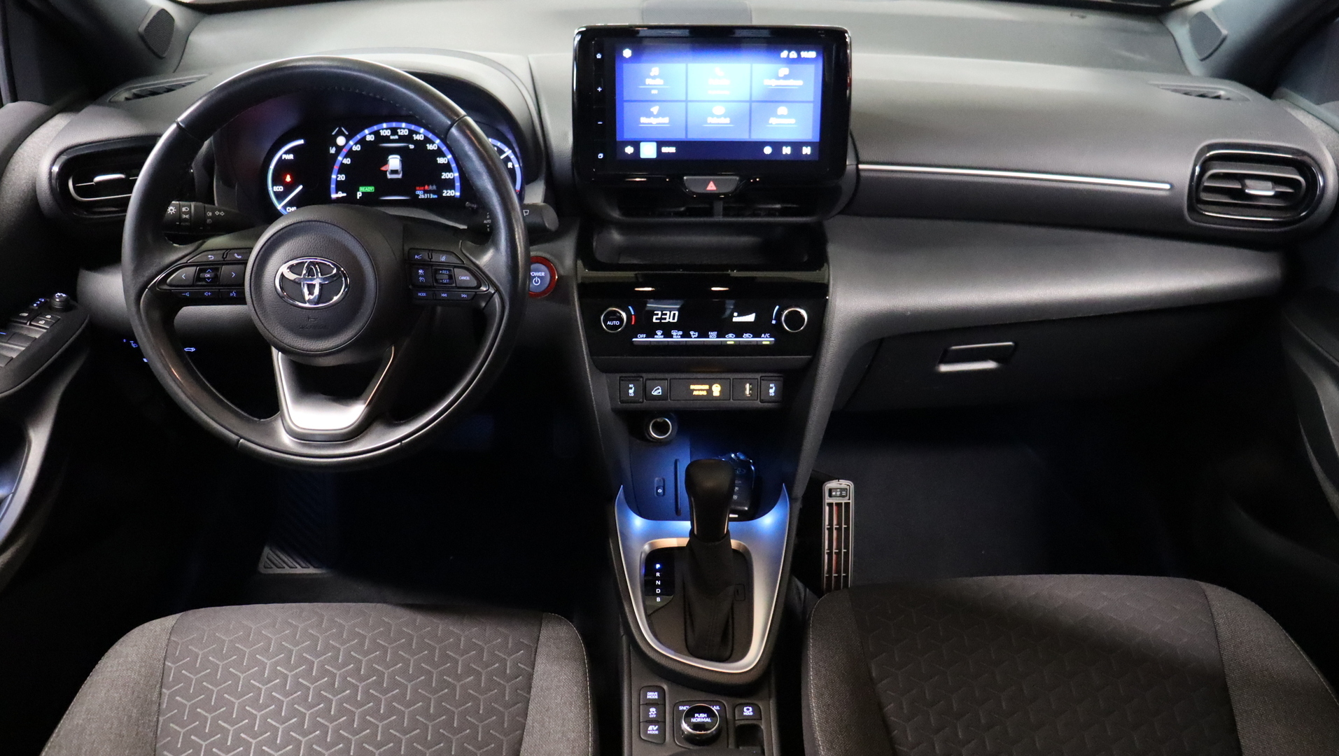 TOYOTA Yaris Cross 2022