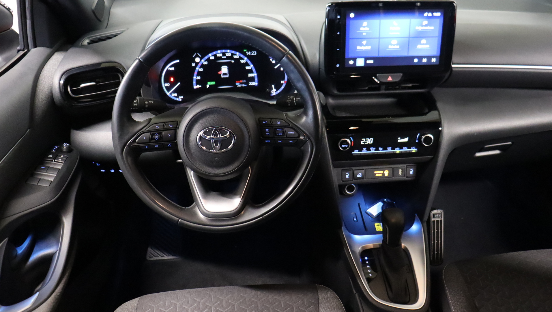 TOYOTA Yaris Cross 2022