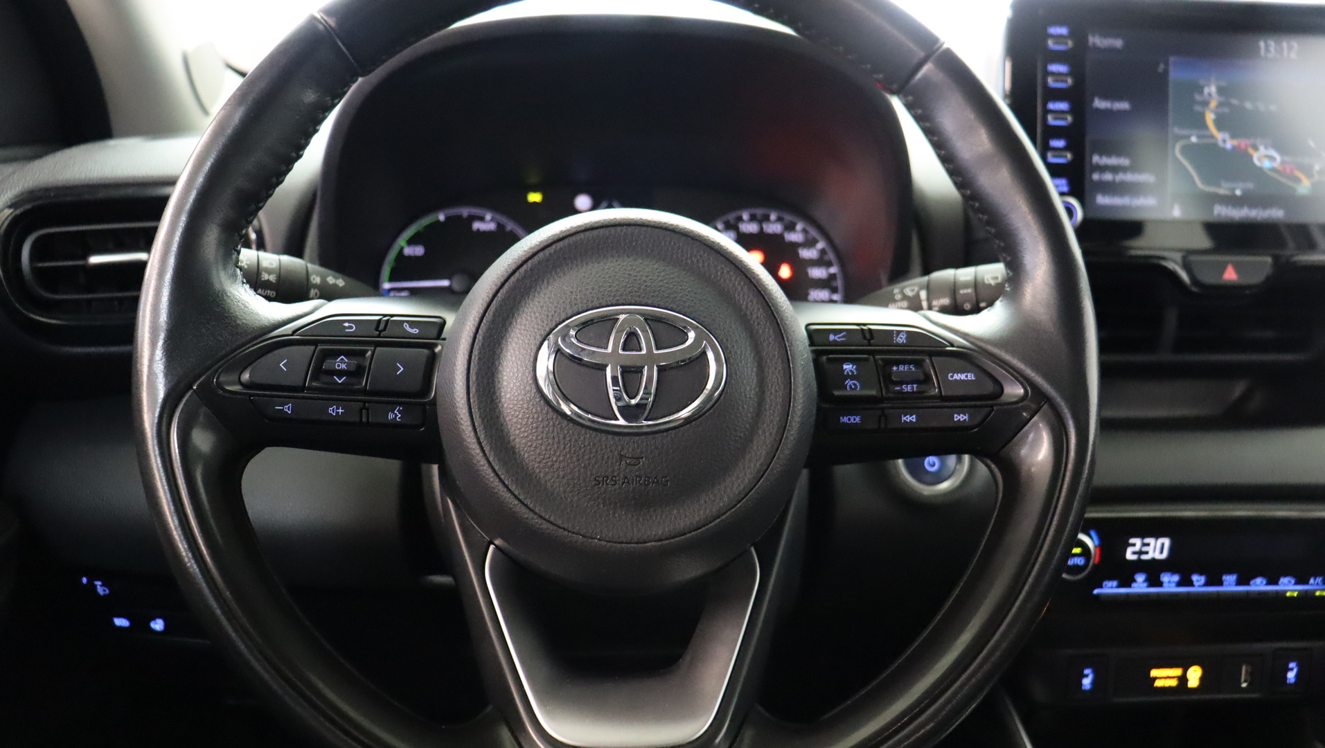 TOYOTA Yaris 2021