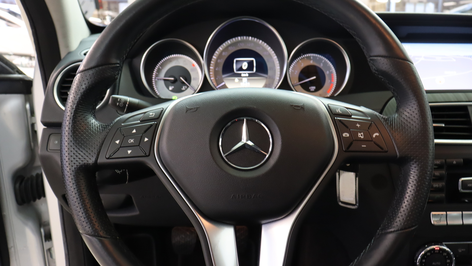 MERCEDES-BENZ C 2012