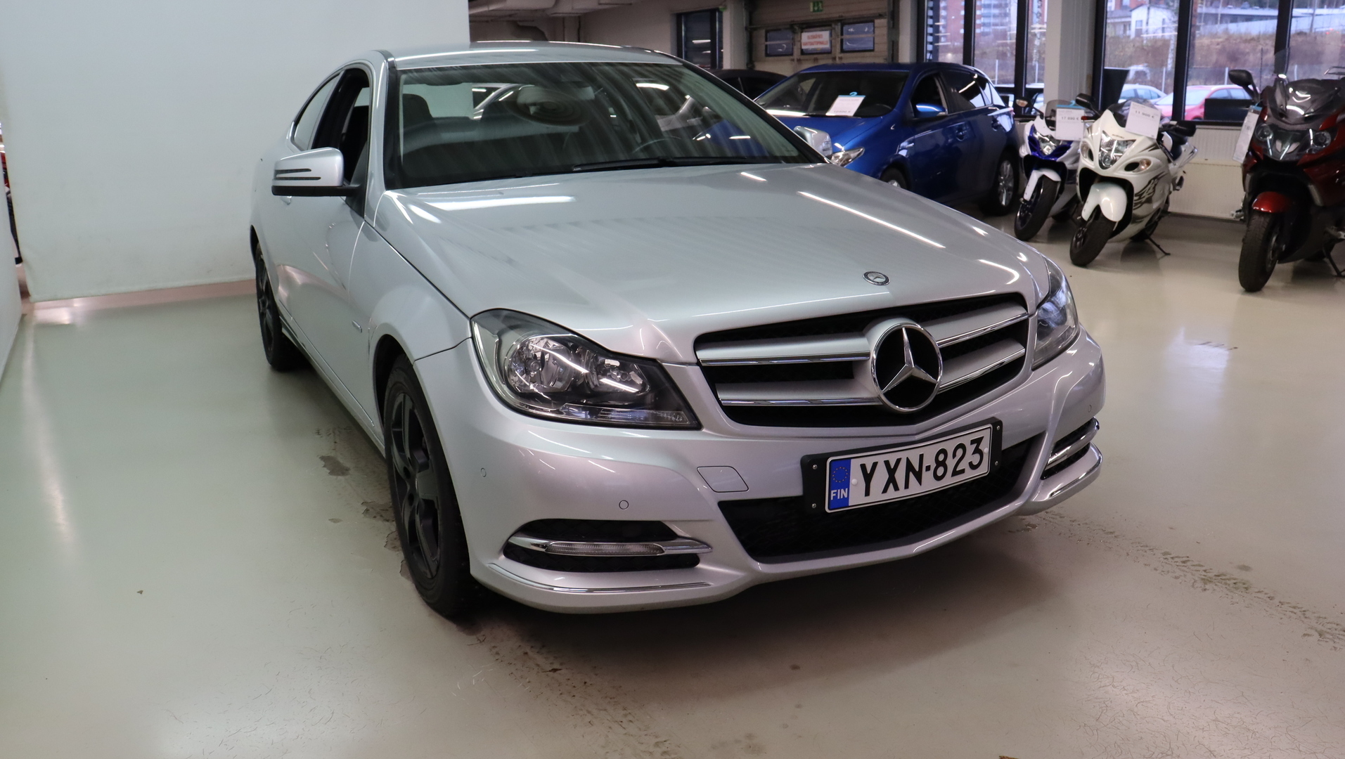 MERCEDES-BENZ C 2012