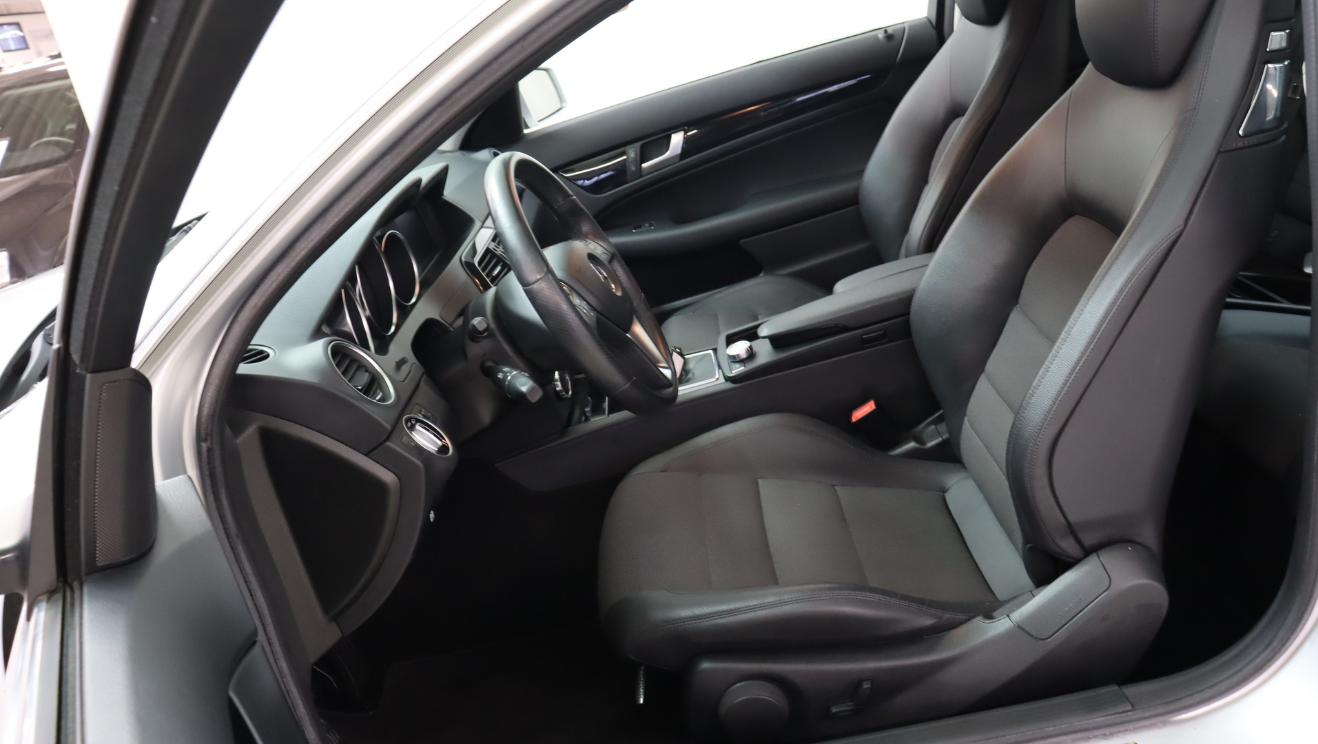 MERCEDES-BENZ C 2012