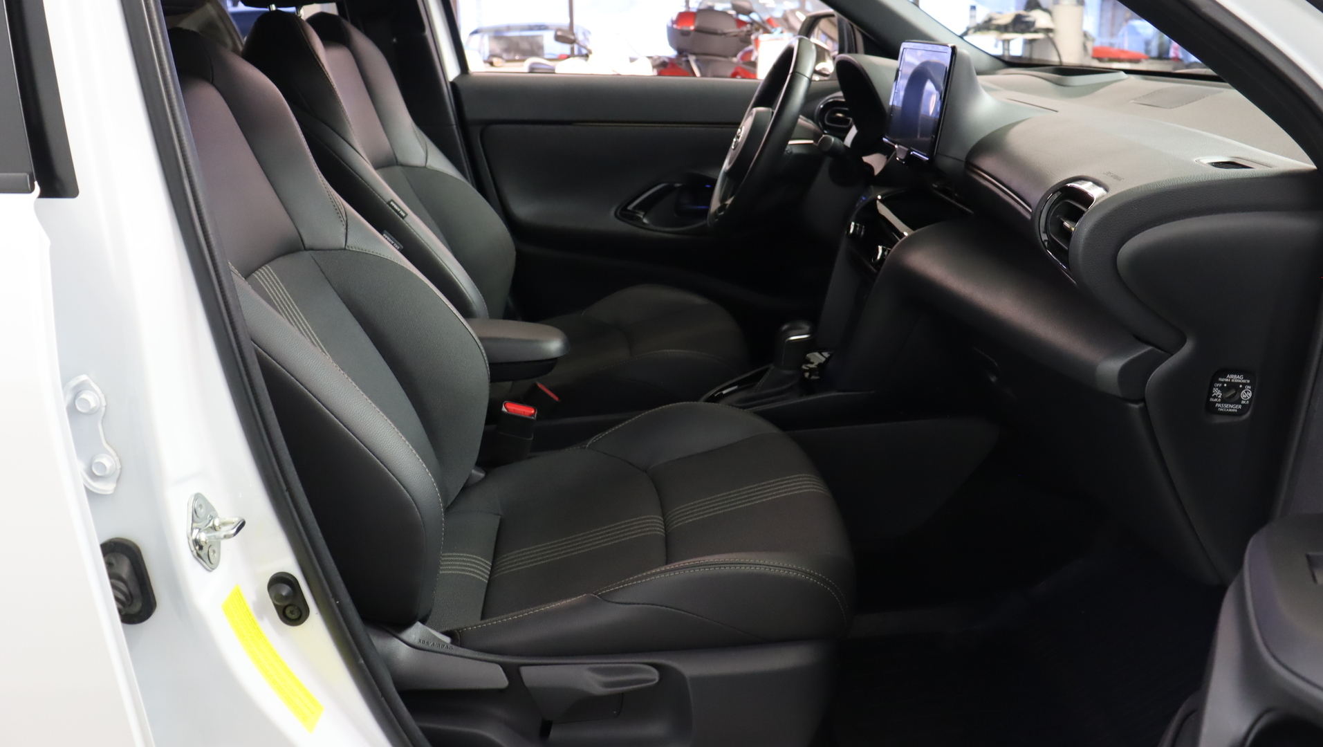 TOYOTA Yaris Cross 2024