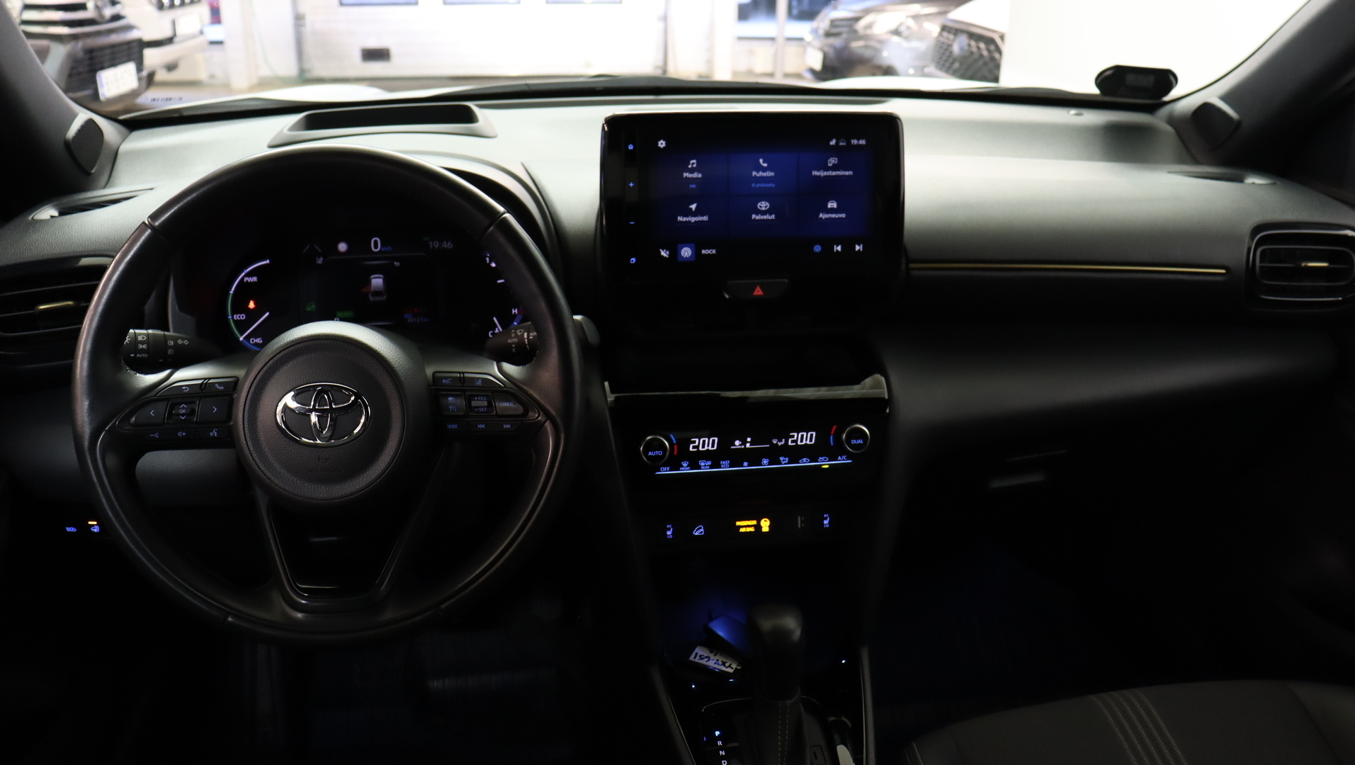 TOYOTA Yaris Cross 2024