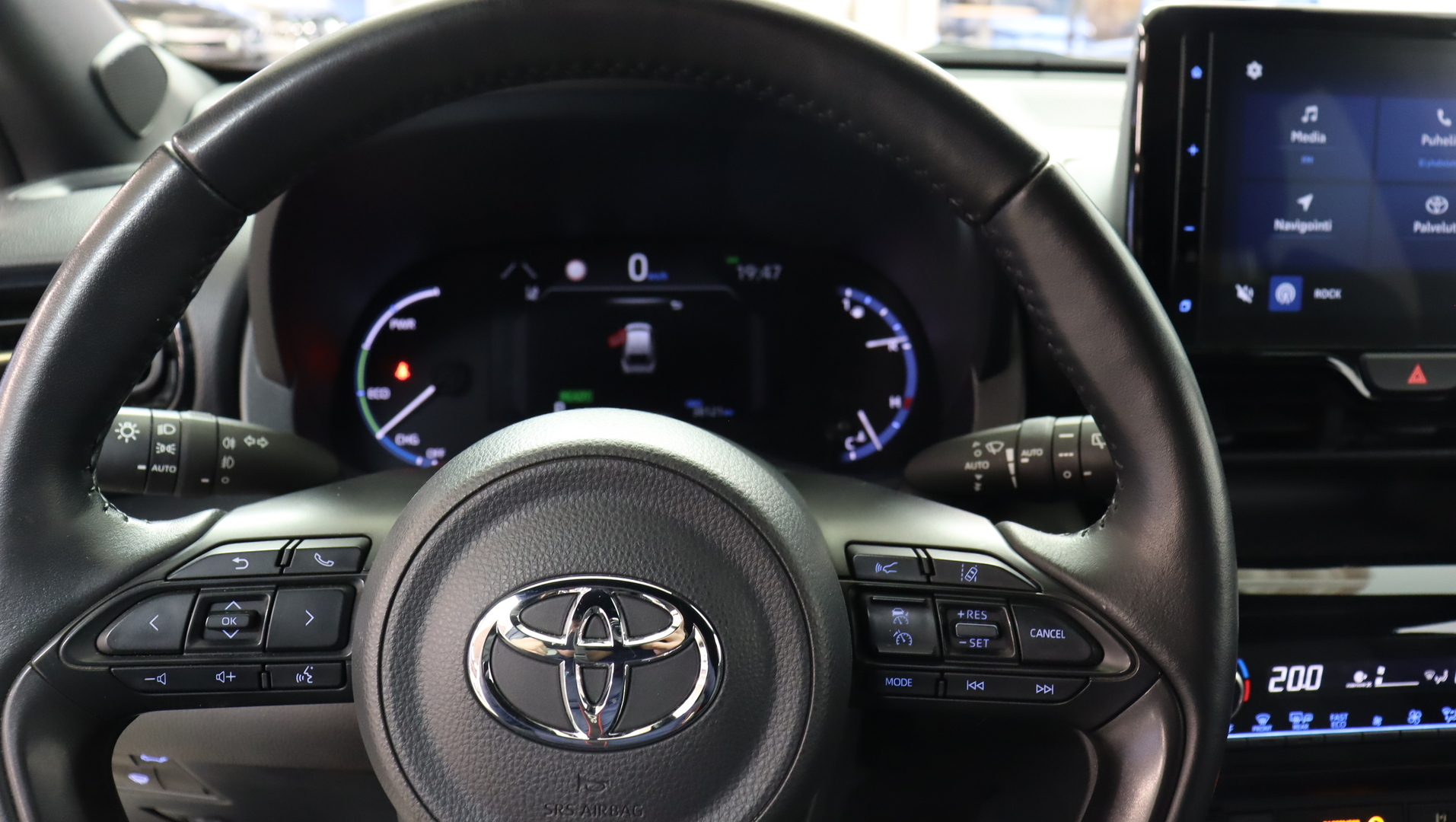 TOYOTA Yaris Cross 2024