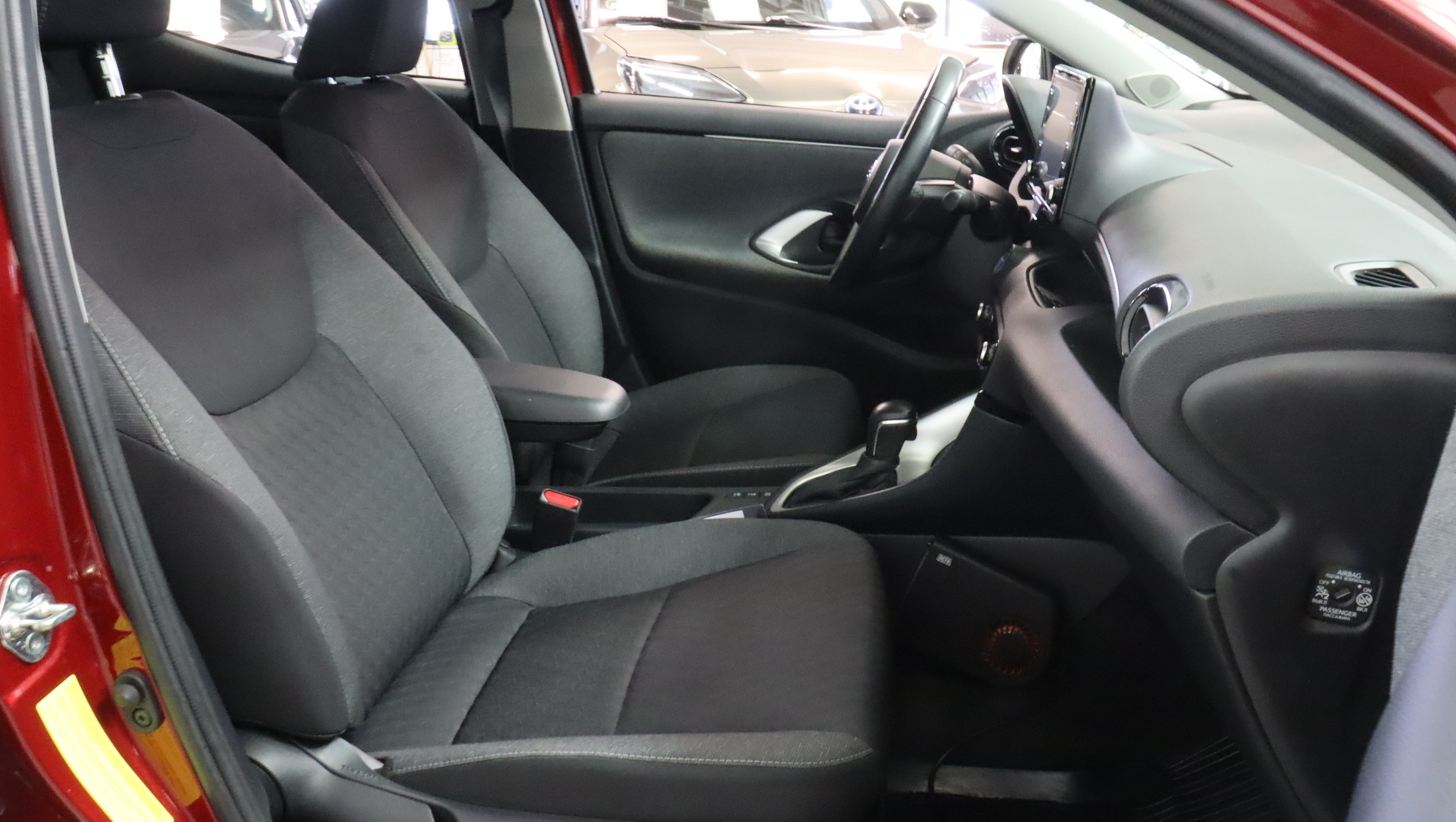 TOYOTA Yaris 2021