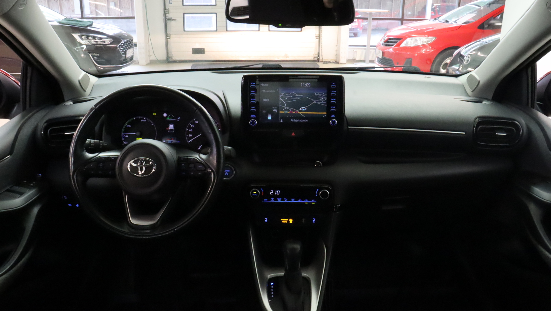 TOYOTA Yaris 2021