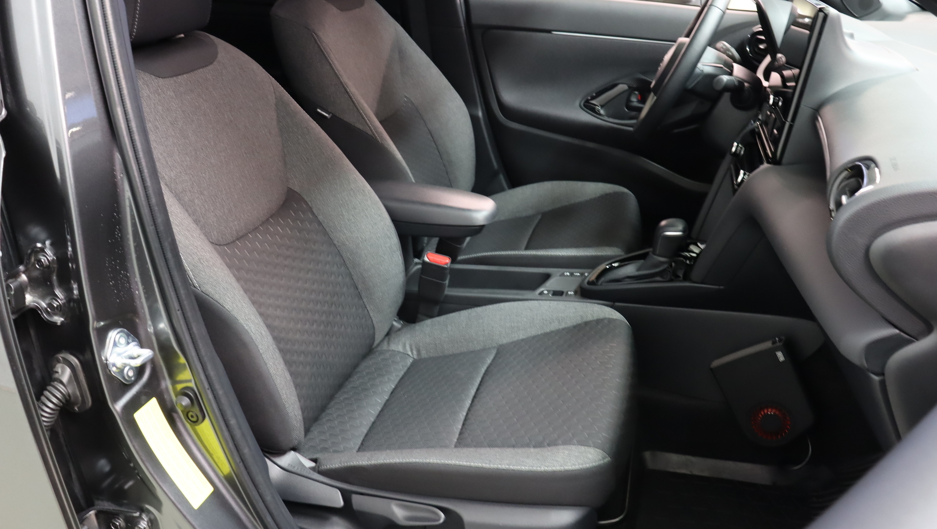 TOYOTA Yaris Cross 2024