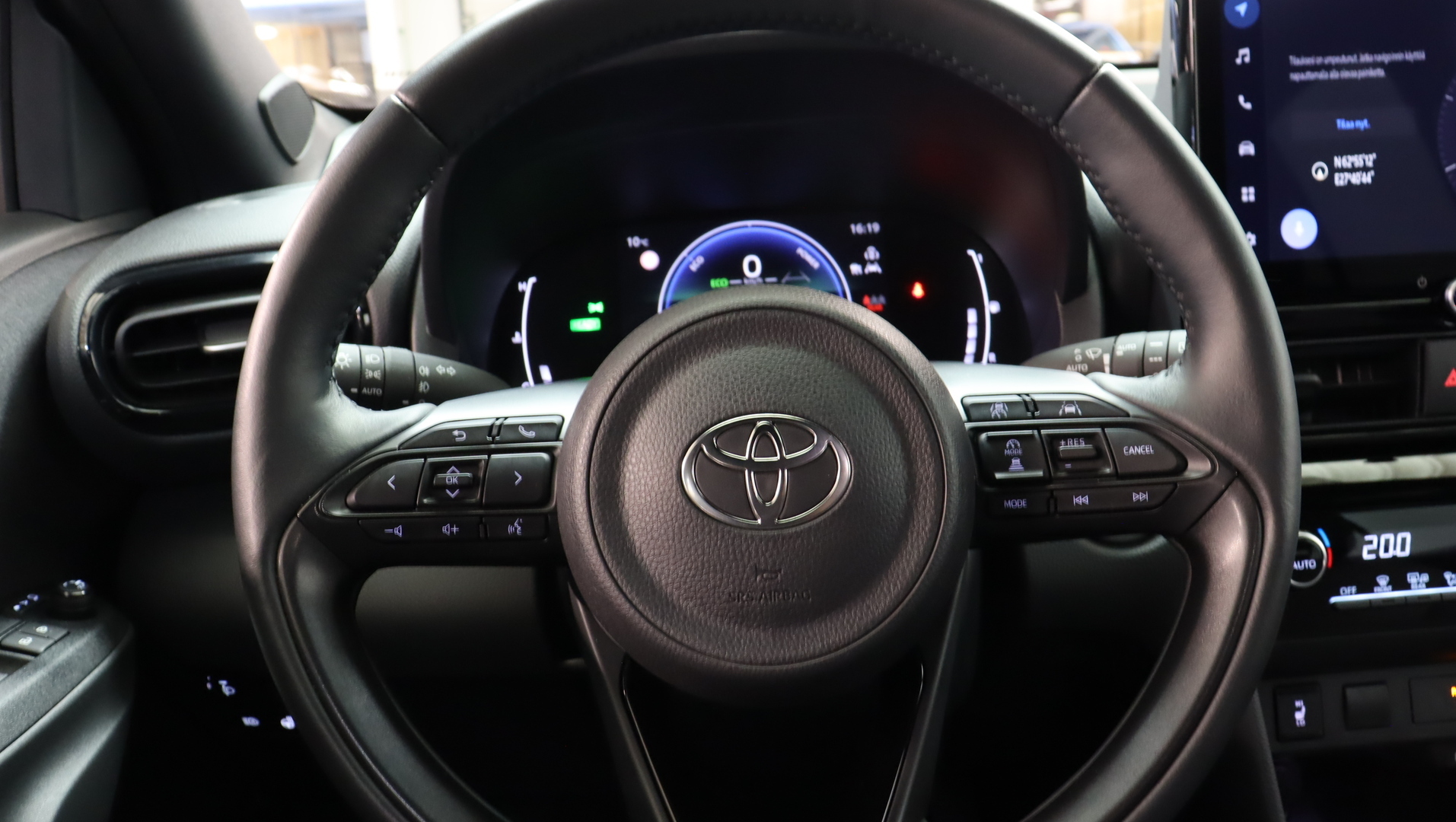 TOYOTA Yaris Cross 2024