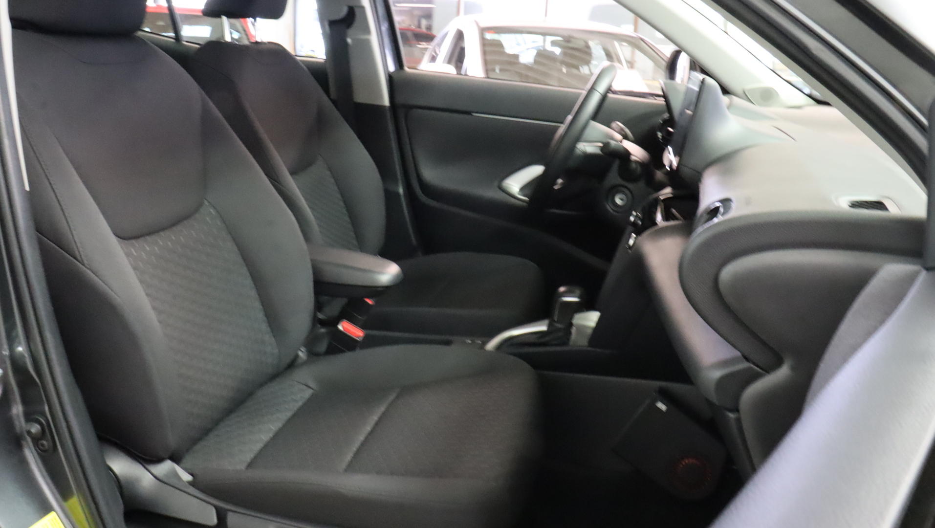 TOYOTA Yaris Cross 2025