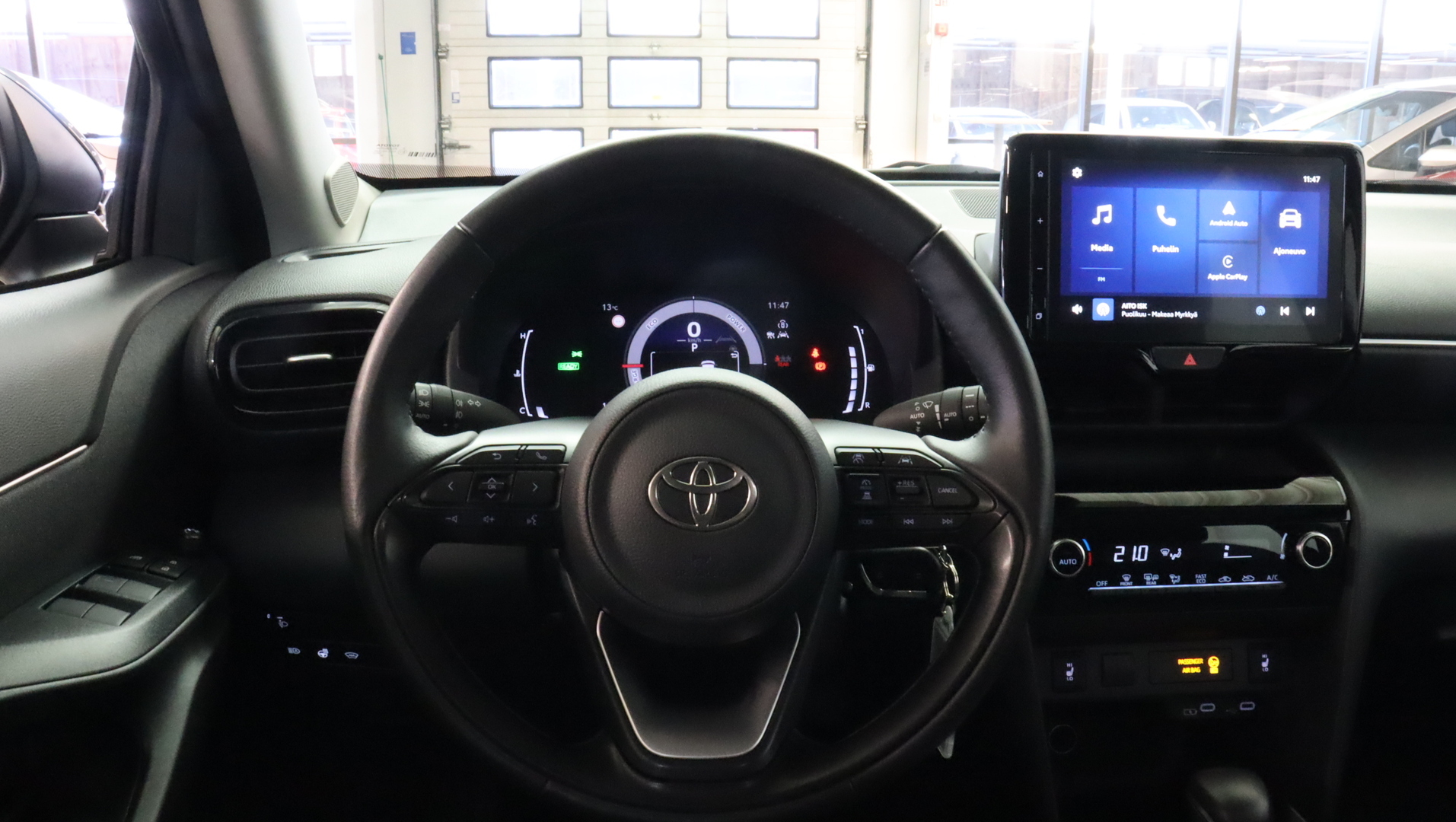 TOYOTA Yaris Cross 2025