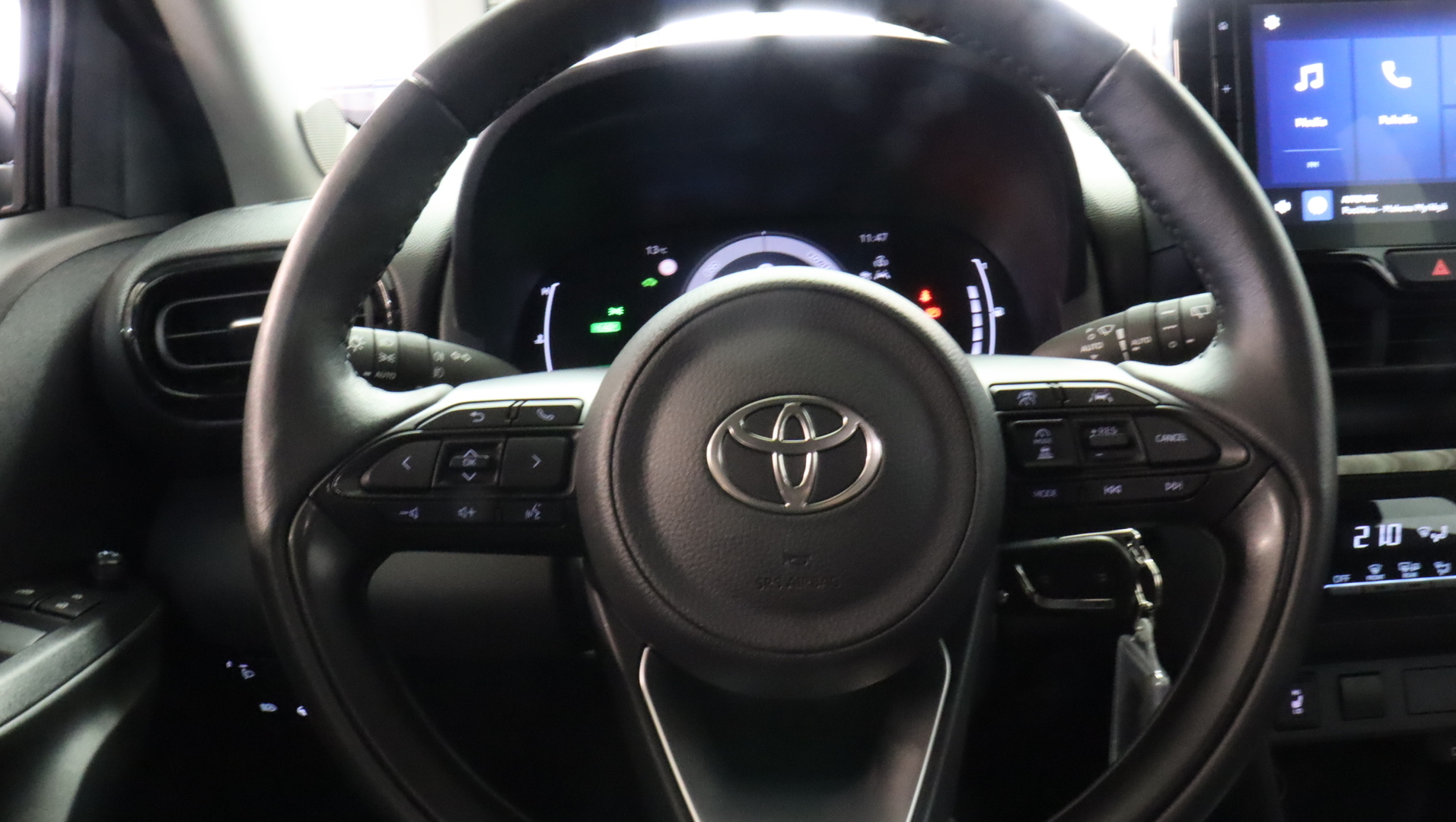 TOYOTA Yaris Cross 2025