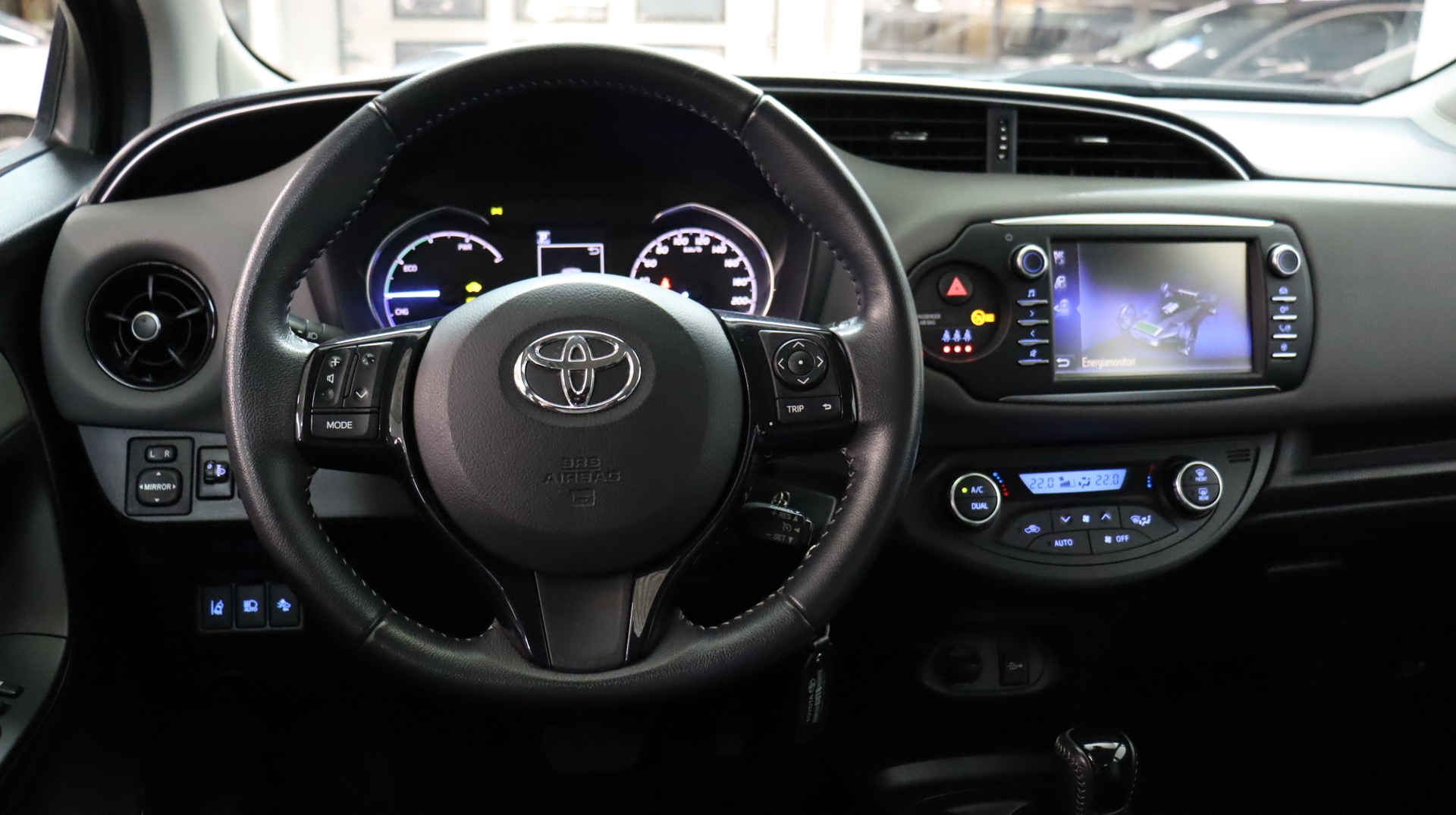 TOYOTA Yaris 2018