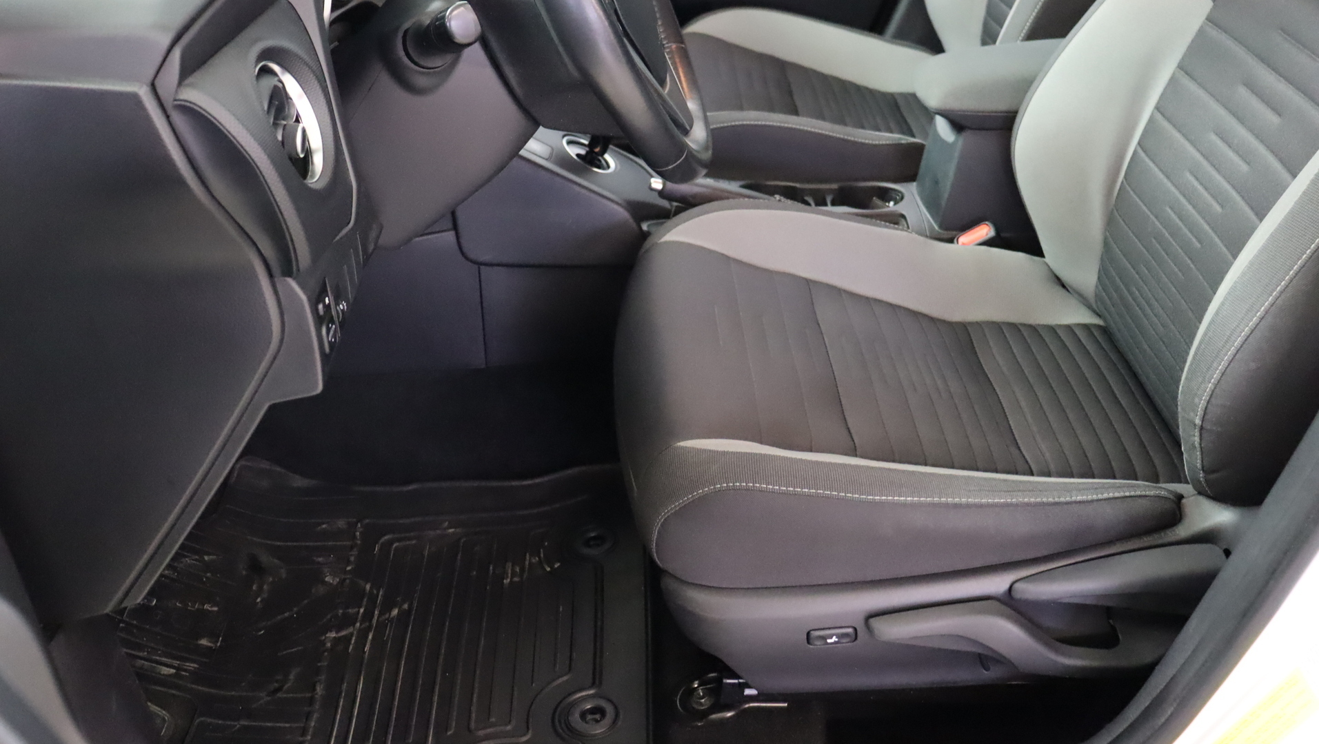 TOYOTA Auris 2017