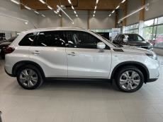 1,4 BOOSTERJET 4WD GL+ 6AT HYBRID Vetokoukku / Adaptiivinen vakkari / Parkkikamera