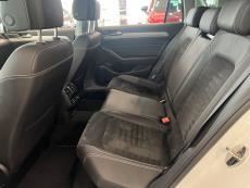 Variant R-Line 2,0 TDI SCR 140 kW 4MOTION DSG-automaatti Facelift 2020 malli /  Webasto kaukosäätö
