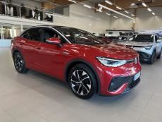 Pro Performance Business 150 kW, akku 77 kWh Suomiauto / Panoramakatto / HUD / Subwoofer