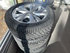 Pro Performance Business 150 kW, akku 77 kWh Suomiauto / Panoramakatto / HUD / Subwoofer