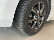 5HB 1,5 (90) SKYACTIV-G Optimum 6AT AM2O Peruutuskamera / Navigointi