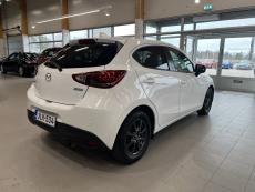 5HB 1,5 (90) SKYACTIV-G Optimum 6AT AM2O Peruutuskamera / Navigointi
