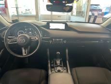 Sedan 2,0 (122 hv) SKYACTIV-G Vision Plus Business AT KL2Y Adaptiivinen vakkari / Navi / HUD