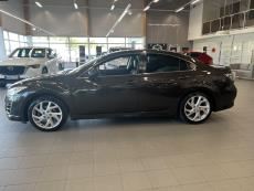 Sedan 2,0 Exclusive Business 6MT 4ov UL4 Nahkasisusta / Bose audio