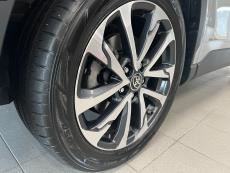 2.0 Hybrid AWD-i Launch Edition Sähköinen takaluukku / Adaptiivinen vakkari / Langaston latausalusta