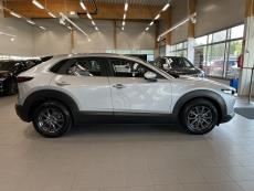 2,0 (150hv) M Hybrid Skyactiv-G Vision MT HUD / Adaptiivinen vakkari / Parkkitutka