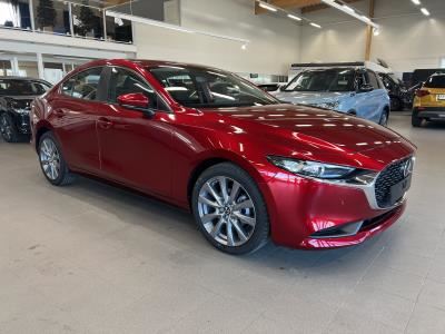 Mazda Mazda3 Sedan 2.5 M Hybrid e-Skyactiv G Centre-line AT 140hv Sis. Talvirenkaat, Rahoituskorko 0% (+kulut)