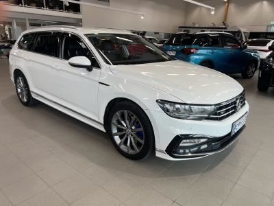 Volkswagen Passat Variant R-Line 2,0 TDI SCR 140 kW 4MOTION DSG-automaatti Facelift 2020 malli /  Webasto kaukosäätö