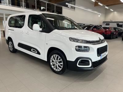 Citroen Berlingo PureTech 130 Feel XL 7p EAT8 Automaatti Jakohihna vaihdettu 4/2026 / 7-paikkaa / Parkkitutka