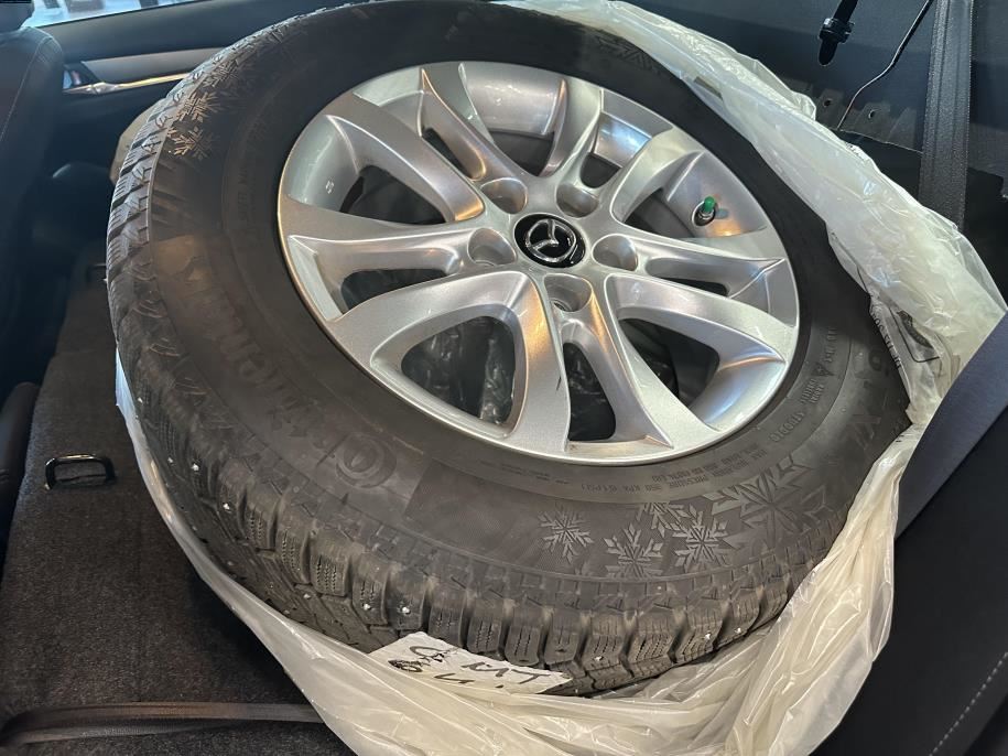 Sedan 2,0 (165) SKYACTIV-G Vision 6AT 4ov YQ1